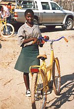 Sch&uuml;lerin in Namibia